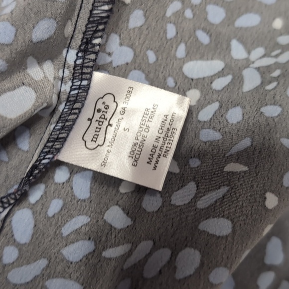 Mudpie Blue Black Patterned Ruffled Sleeveless Blouse Size Small - Picture 3 of 5